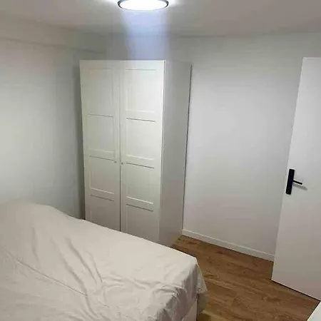 Apt T4 En Rez De Maison