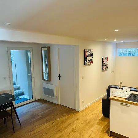 Apt T4 En Rez De Maison Apartment